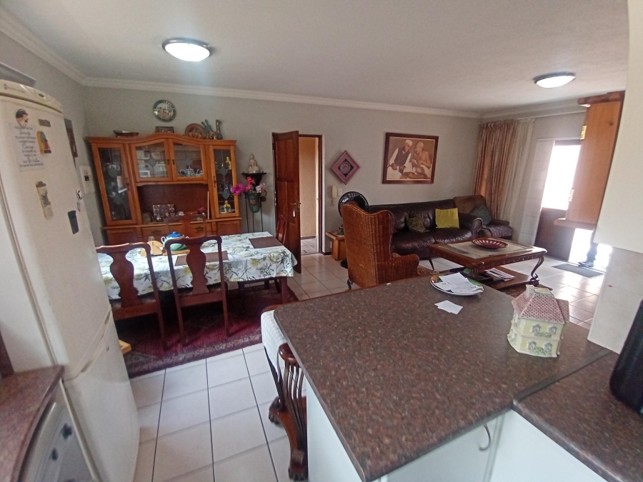 2 Bedroom Property for Sale in Oakdene Gauteng