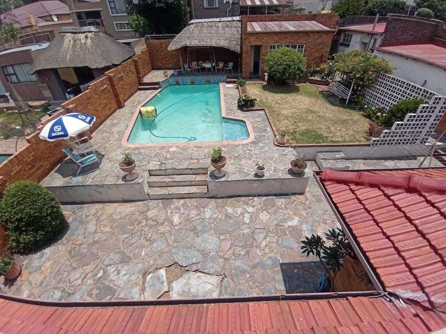 4 Bedroom Property for Sale in Linmeyer Gauteng