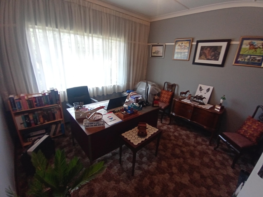 4 Bedroom Property for Sale in Linmeyer Gauteng