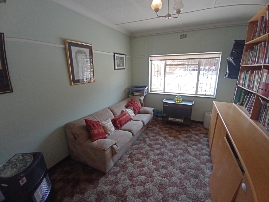 4 Bedroom Property for Sale in Linmeyer Gauteng