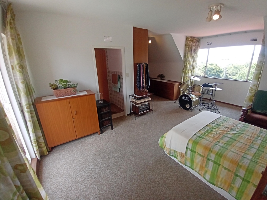 4 Bedroom Property for Sale in Linmeyer Gauteng