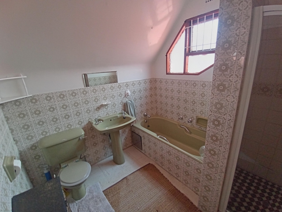 4 Bedroom Property for Sale in Linmeyer Gauteng