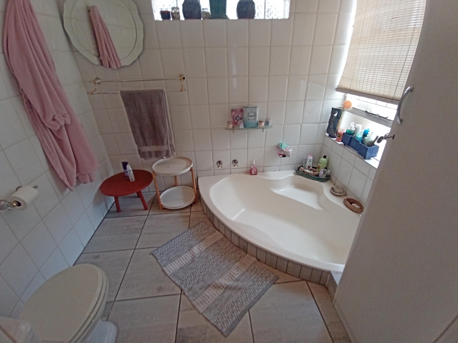 4 Bedroom Property for Sale in The Hill Gauteng