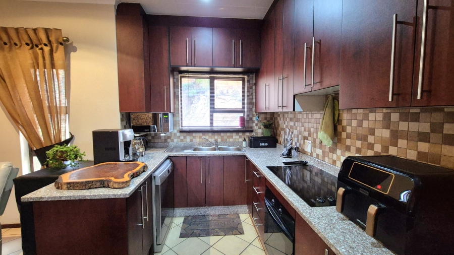 2 Bedroom Property for Sale in Sunnyrock Gauteng