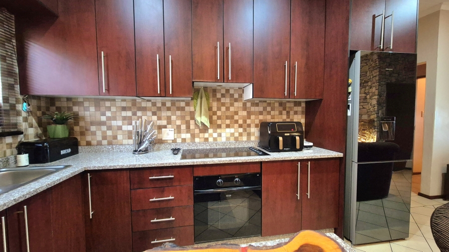 2 Bedroom Property for Sale in Sunnyrock Gauteng