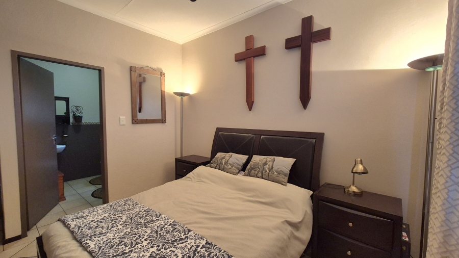 2 Bedroom Property for Sale in Sunnyrock Gauteng