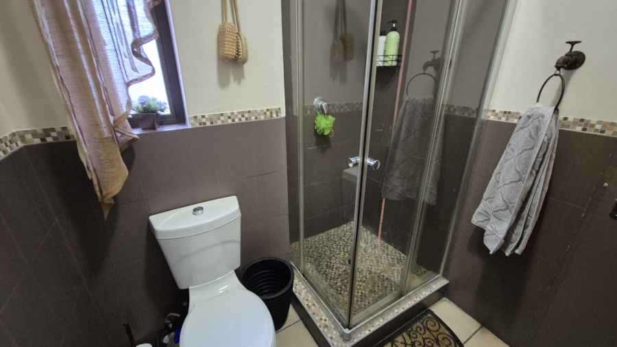 2 Bedroom Property for Sale in Sunnyrock Gauteng