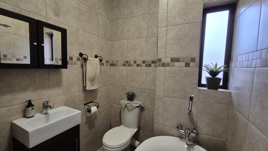 2 Bedroom Property for Sale in Sunnyrock Gauteng