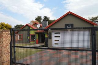 4 Bedroom Property for Sale in Brackendowns Gauteng