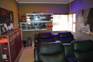 4 Bedroom Property for Sale in Brackendowns Gauteng