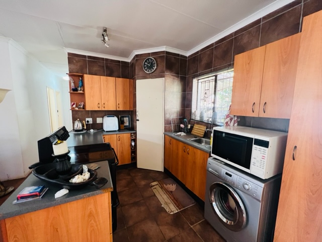 To Let 2 Bedroom Property for Rent in Annlin Gauteng