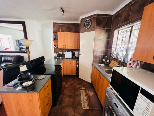 To Let 2 Bedroom Property for Rent in Annlin Gauteng