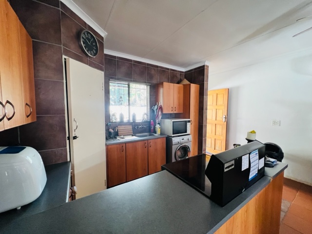 To Let 2 Bedroom Property for Rent in Annlin Gauteng