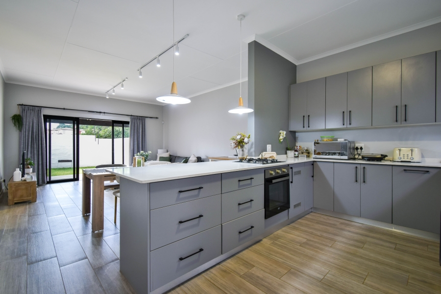 2 Bedroom Property for Sale in Olympus AH Gauteng