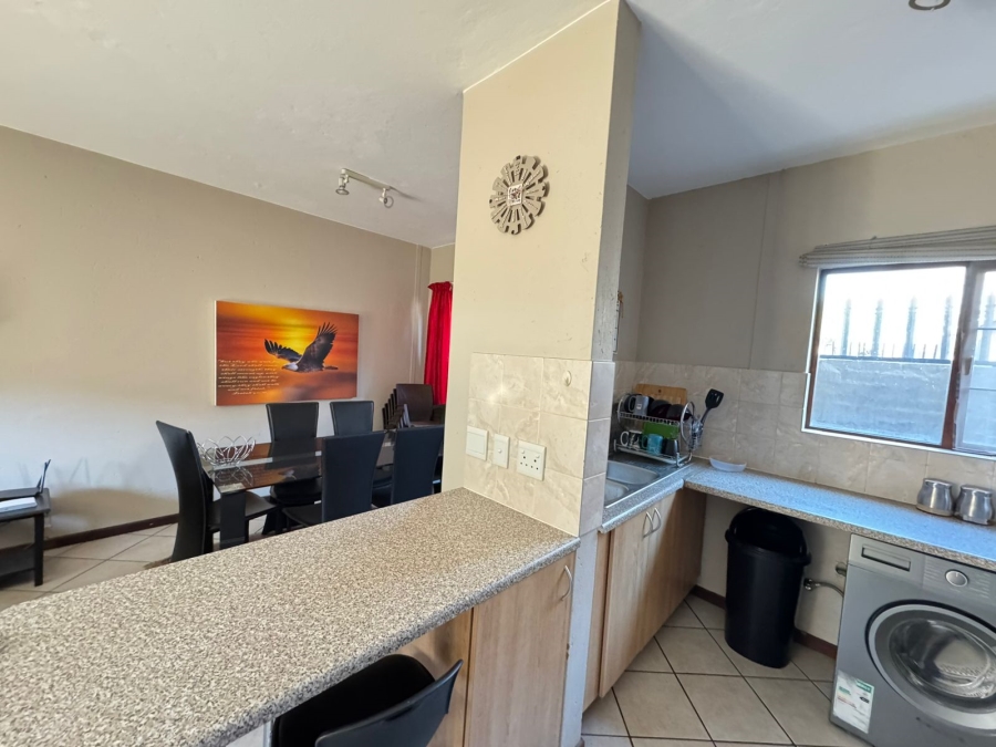 To Let 2 Bedroom Property for Rent in Country View Estate Gauteng