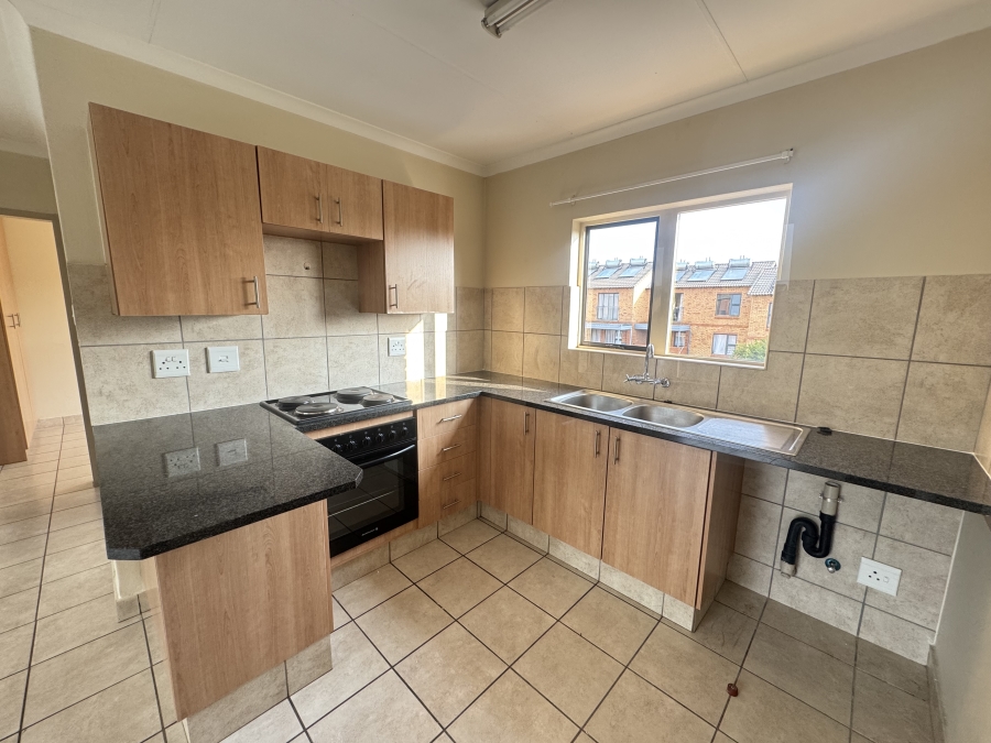 To Let 2 Bedroom Property for Rent in Olympus AH Gauteng