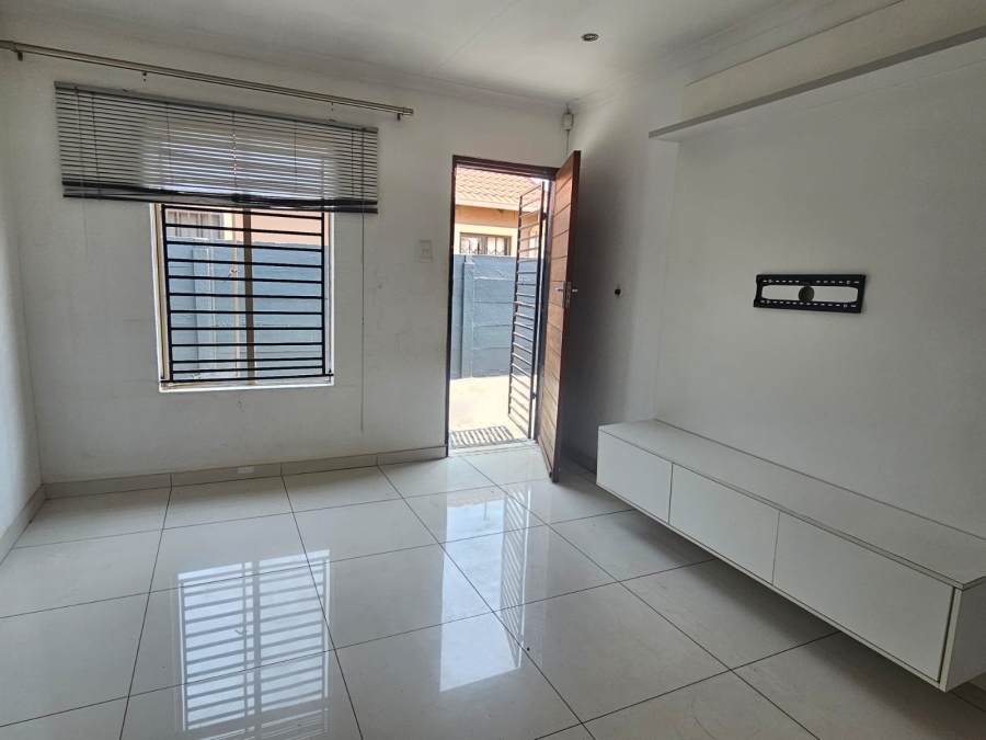 2 Bedroom Property for Sale in Sky City Gauteng