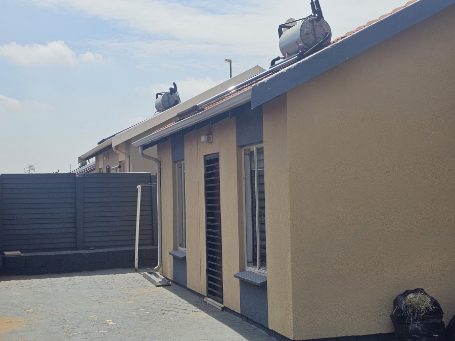 2 Bedroom Property for Sale in Sky City Gauteng