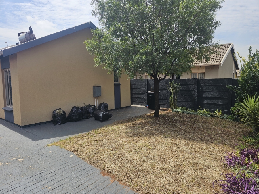 2 Bedroom Property for Sale in Sky City Gauteng
