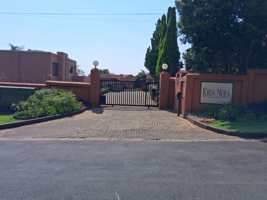 2 Bedroom Property for Sale in Little Falls Gauteng