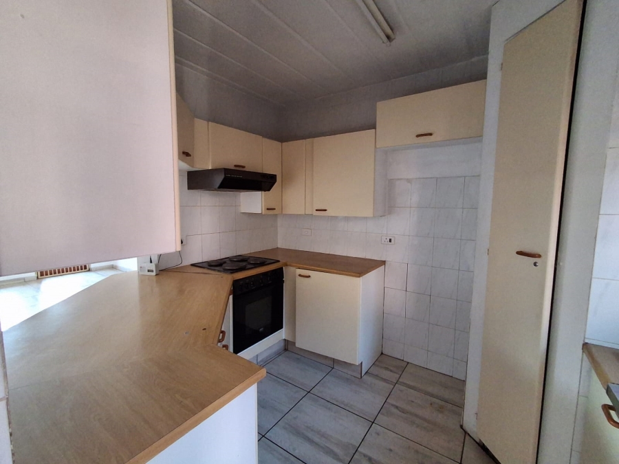2 Bedroom Property for Sale in Little Falls Gauteng
