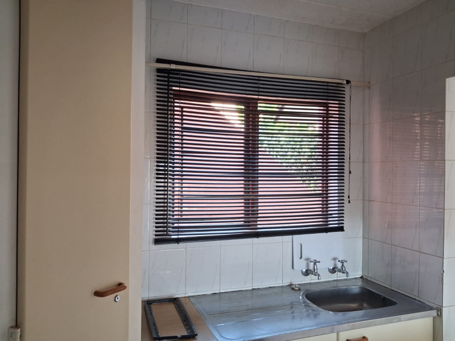 2 Bedroom Property for Sale in Little Falls Gauteng