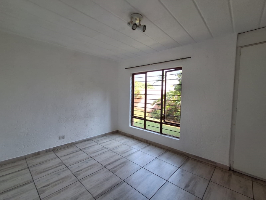 2 Bedroom Property for Sale in Little Falls Gauteng