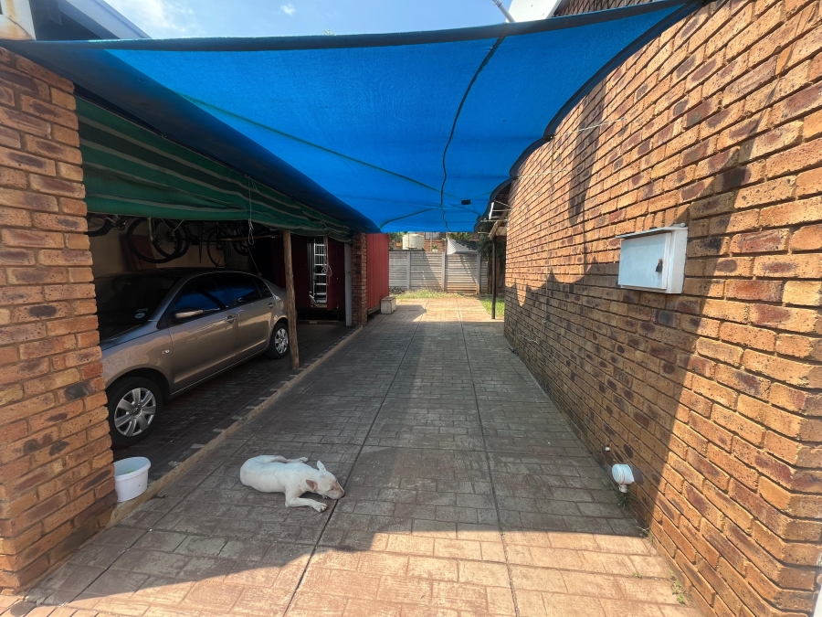 2 Bedroom Property for Sale in Wierda Park Gauteng