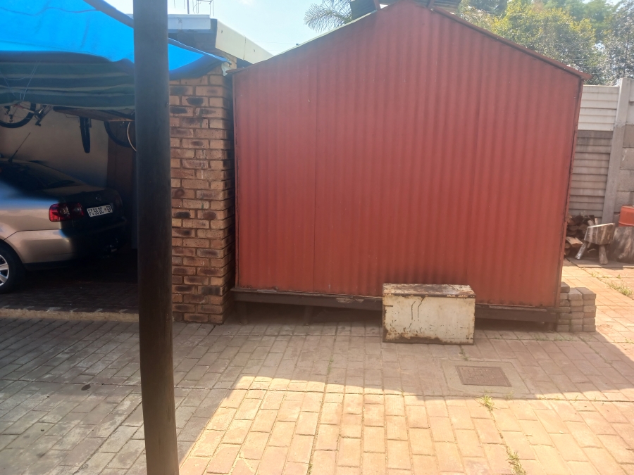 2 Bedroom Property for Sale in Wierda Park Gauteng