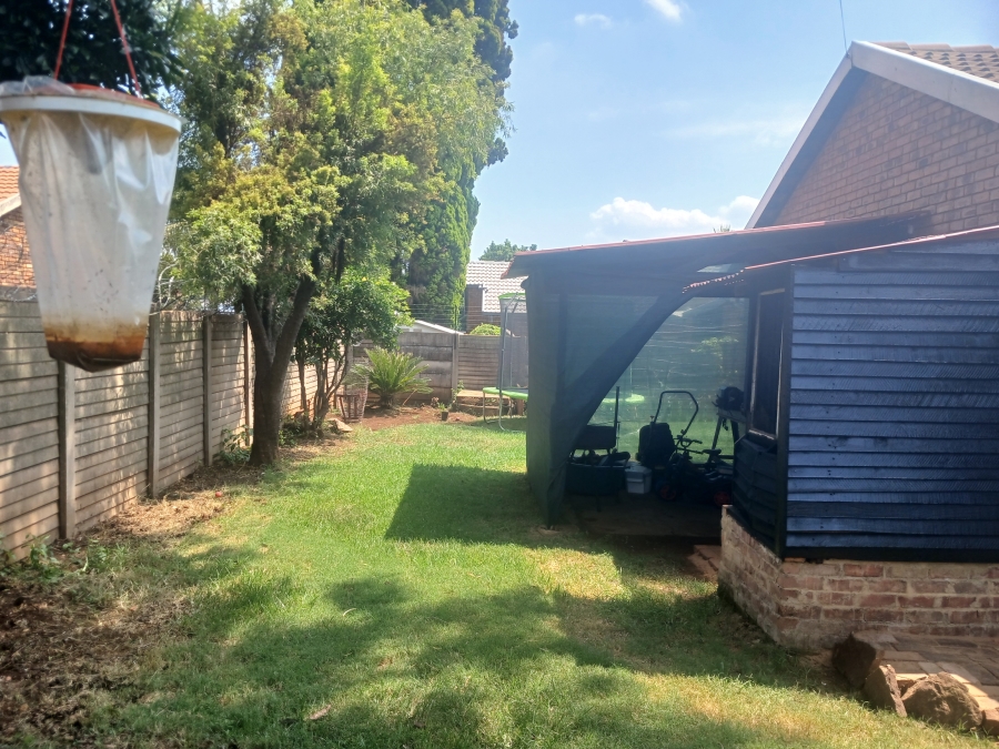 2 Bedroom Property for Sale in Wierda Park Gauteng