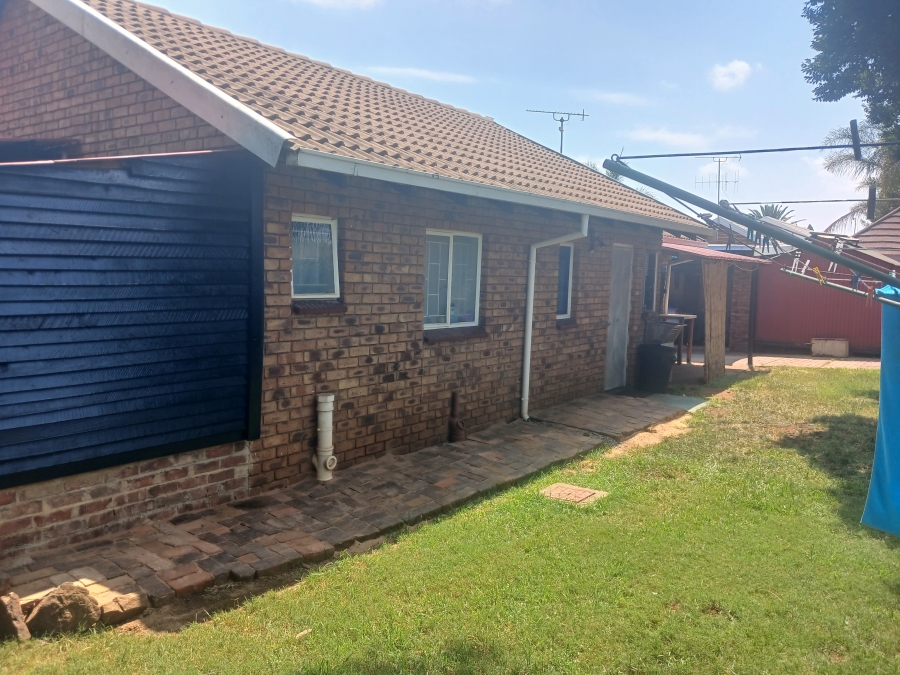 2 Bedroom Property for Sale in Wierda Park Gauteng