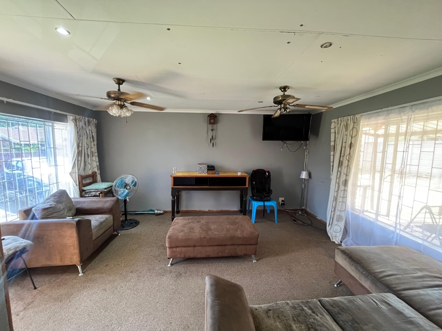 2 Bedroom Property for Sale in Wierda Park Gauteng