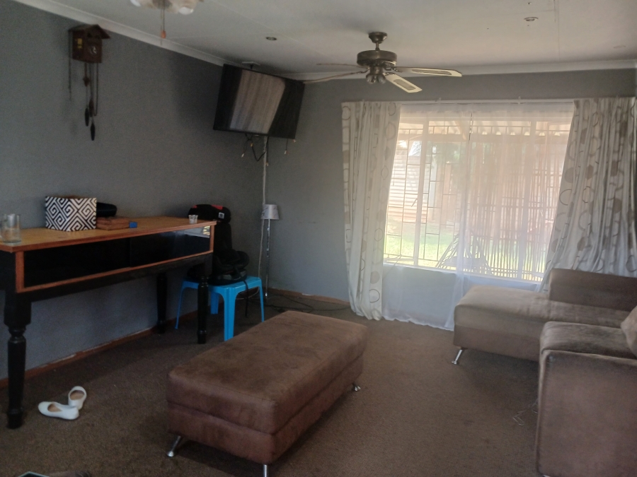 2 Bedroom Property for Sale in Wierda Park Gauteng