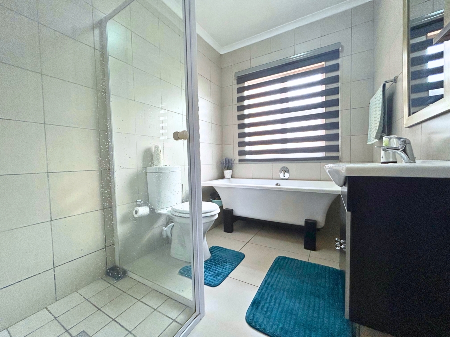 2 Bedroom Property for Sale in Amberfield Gauteng