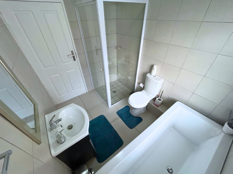 2 Bedroom Property for Sale in Amberfield Gauteng