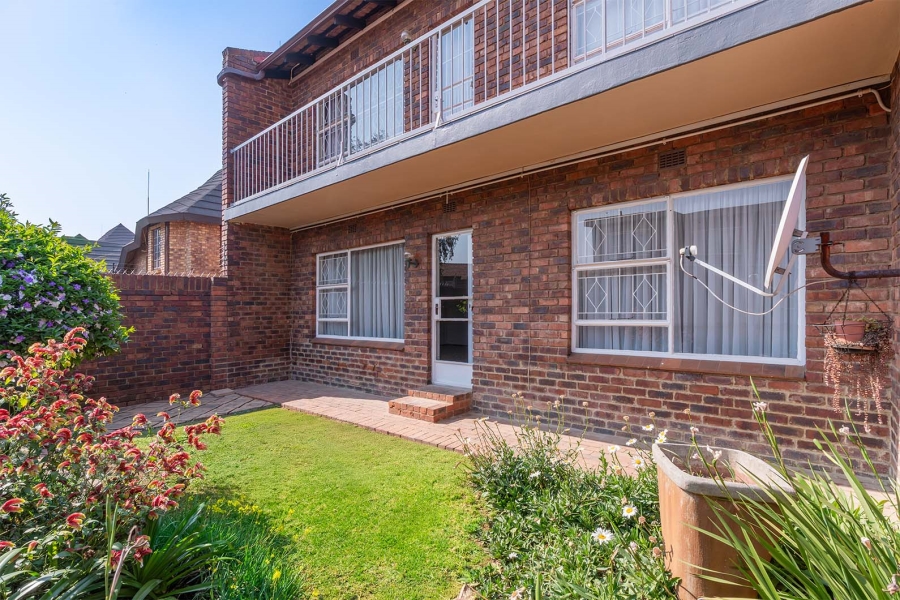 2 Bedroom Property for Sale in Dayanglen Gauteng