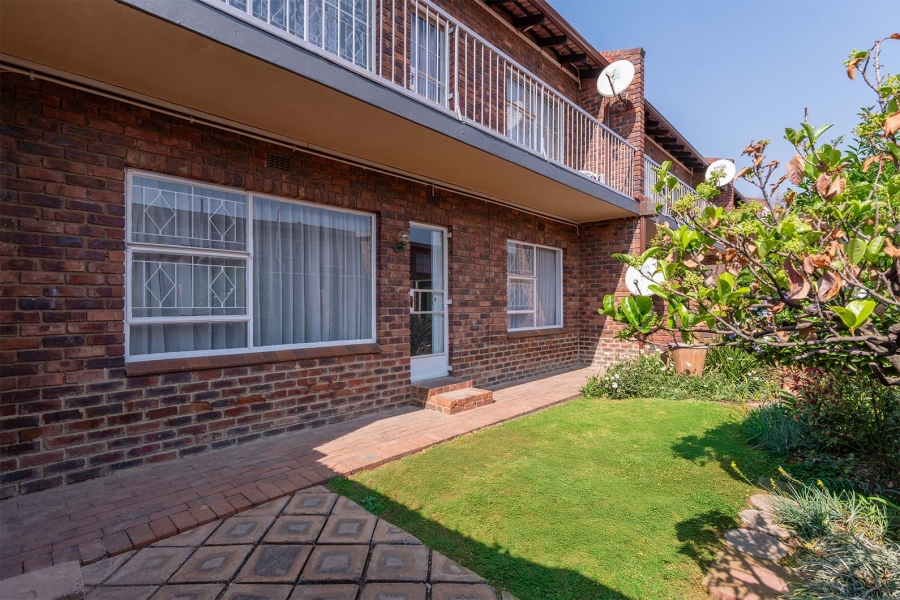 2 Bedroom Property for Sale in Dayanglen Gauteng
