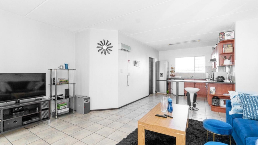 2 Bedroom Property for Sale in Bardene Gauteng