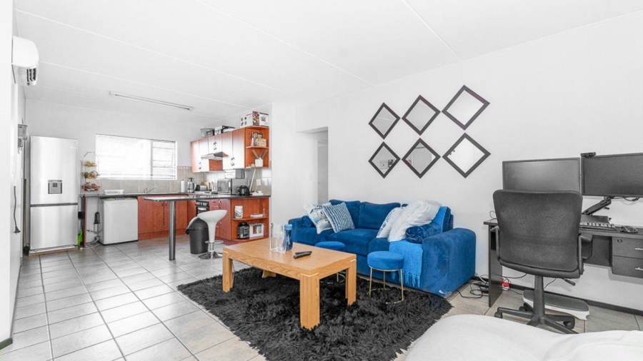 2 Bedroom Property for Sale in Bardene Gauteng