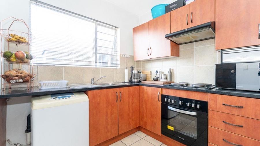 2 Bedroom Property for Sale in Bardene Gauteng