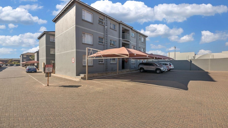 2 Bedroom Property for Sale in Bardene Gauteng