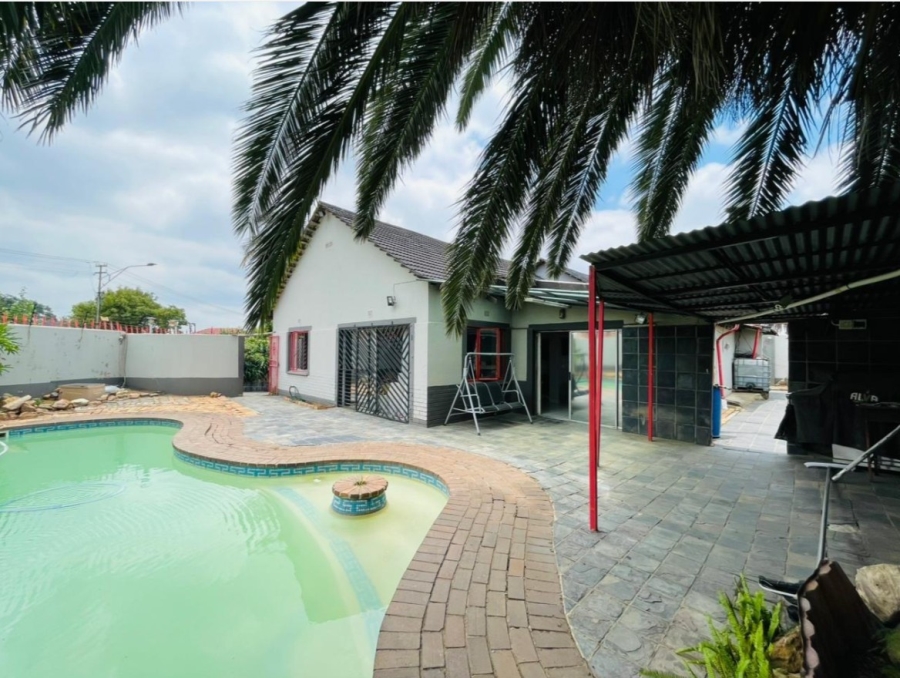 4 Bedroom Property for Sale in Rewlatch Gauteng