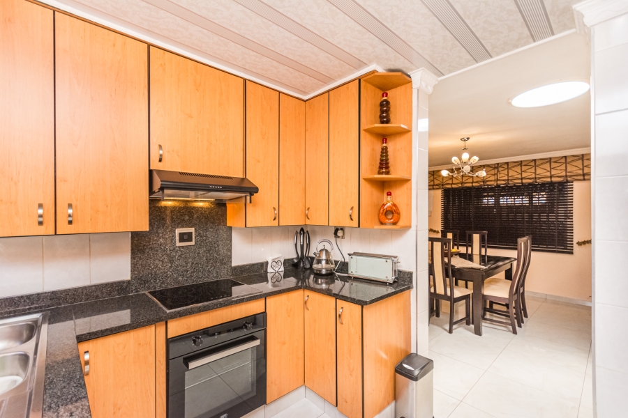 4 Bedroom Property for Sale in Meadowlands East Gauteng