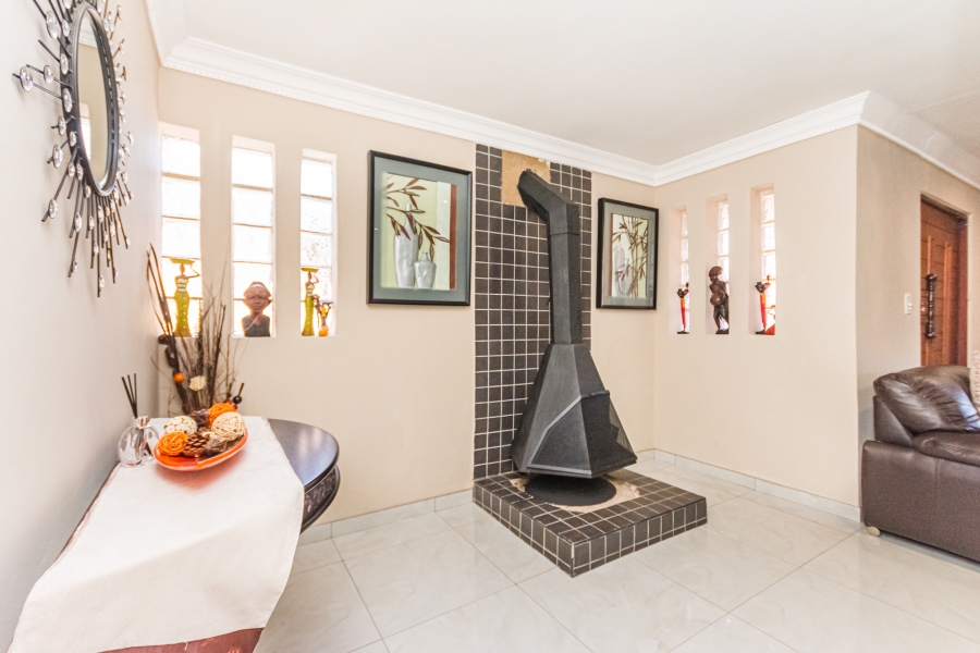 4 Bedroom Property for Sale in Meadowlands East Gauteng