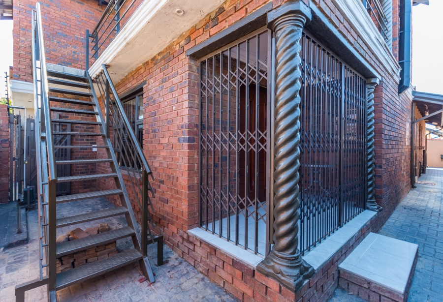 4 Bedroom Property for Sale in Meadowlands East Gauteng