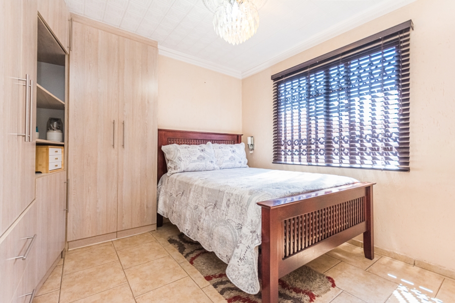 4 Bedroom Property for Sale in Meadowlands East Gauteng