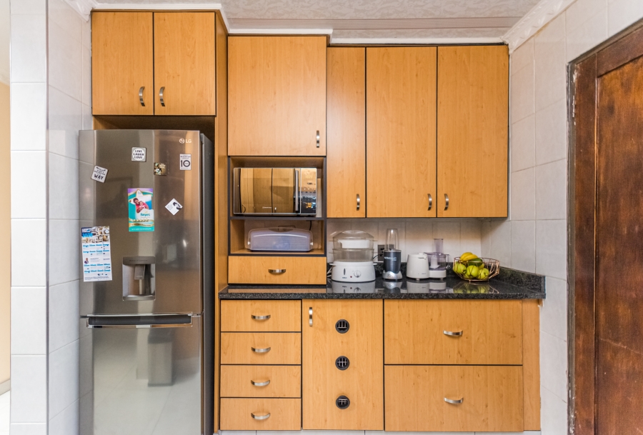 4 Bedroom Property for Sale in Meadowlands East Gauteng