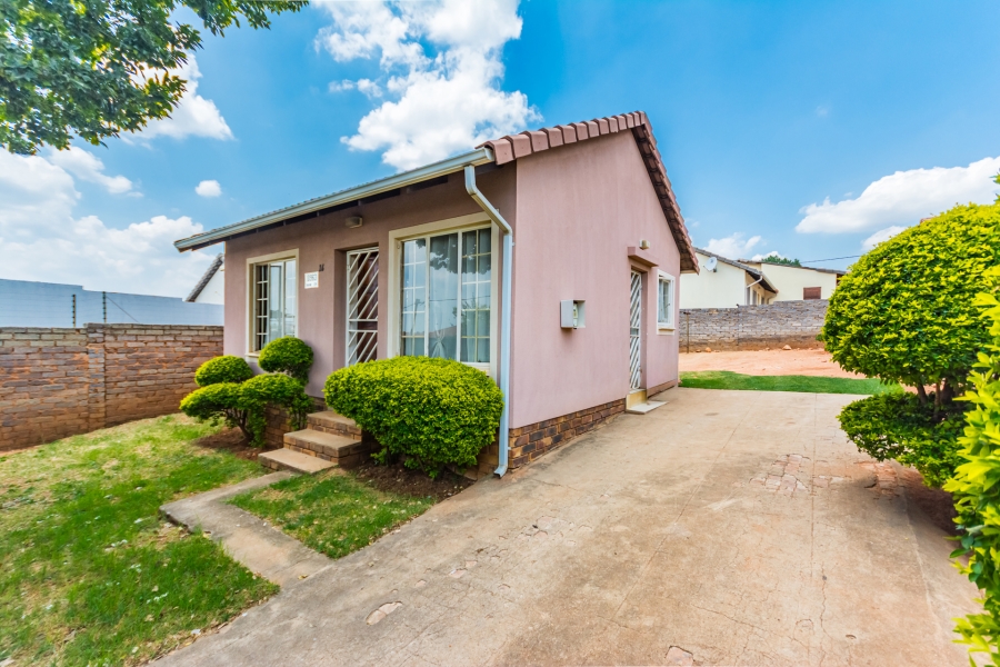 2 Bedroom Property for Sale in Cosmo City Gauteng