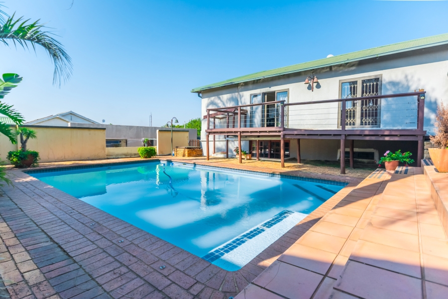 4 Bedroom Property for Sale in Krugersdorp North Gauteng