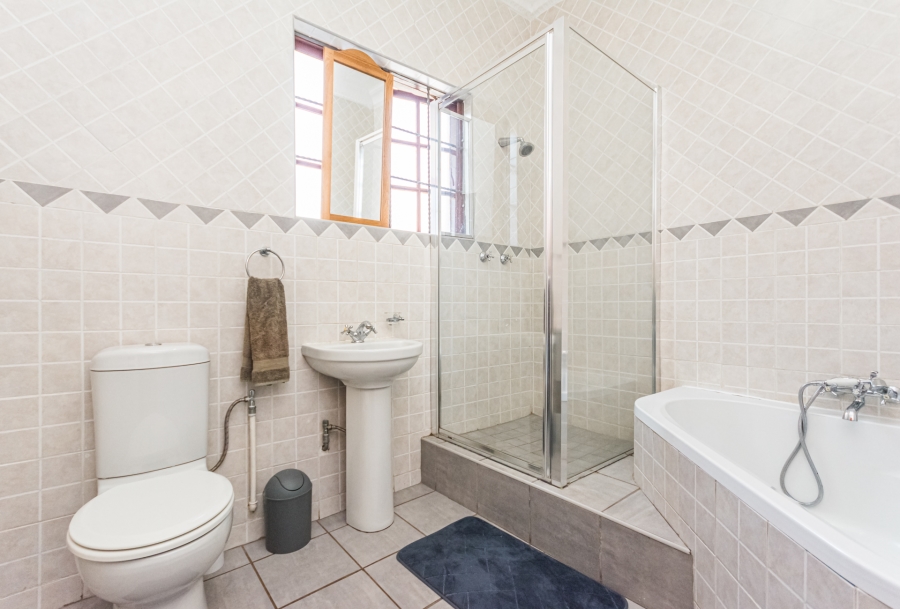 4 Bedroom Property for Sale in Krugersdorp North Gauteng